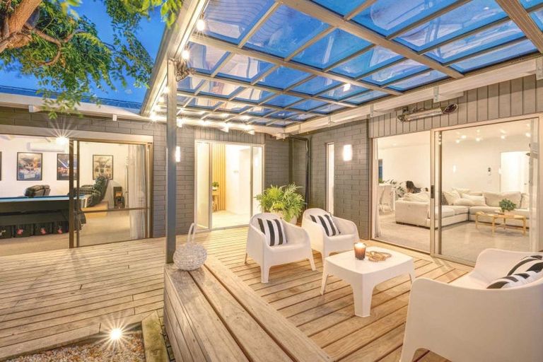 Photo of property in 18 Glengarry Avenue, Manly, Whangaparaoa, 0930