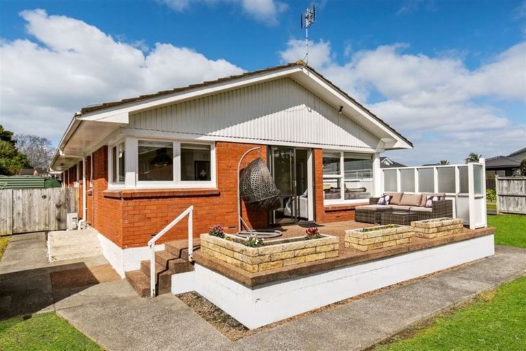 Photo of property in 1/38 Shakespeare Road, Milford, Auckland, 0620