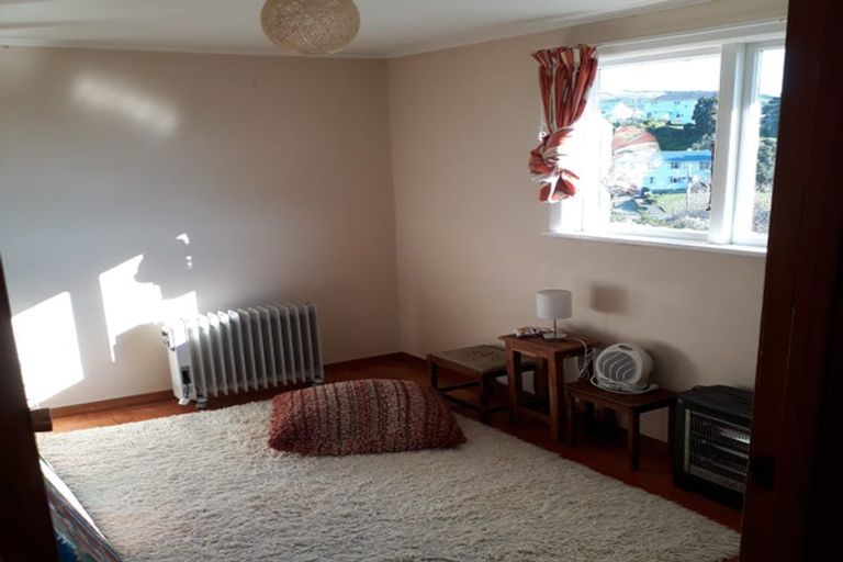 Photo of property in 74-76 Hereford Street, Cannons Creek, Porirua, 5024