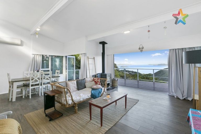 Photo of property in 35 Titiro Moana Road, Korokoro, Lower Hutt, 5012