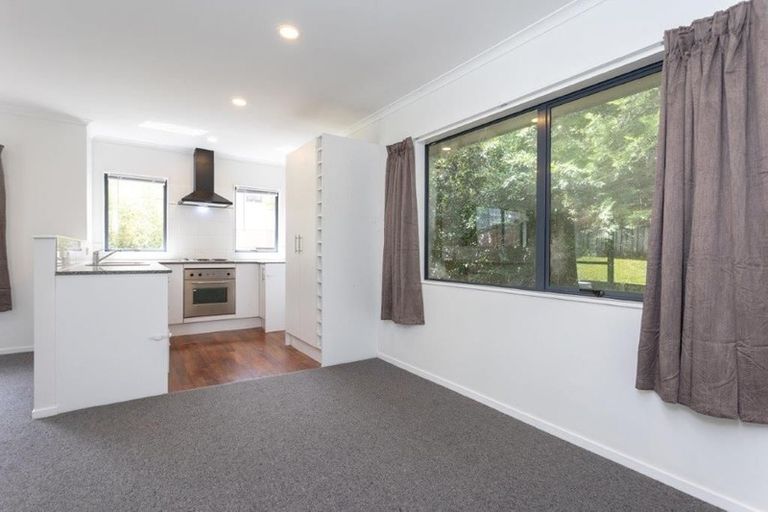 Photo of property in 70 Solar Road, Glen Eden, Auckland, 0602