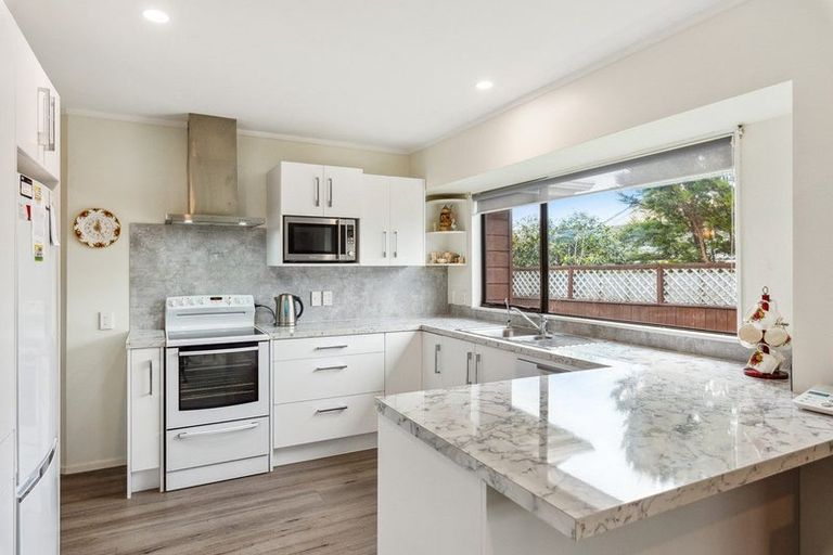 Photo of property in 115 Hillcrest Road, Raumati Beach, Paraparaumu, 5032