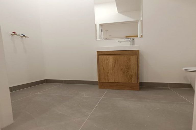 Photo of property in 9c Larne Avenue, Pakuranga Heights, Auckland, 2010