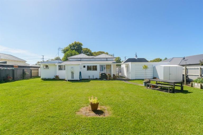 Photo of property in 27 Bond Street, Marton, 4710