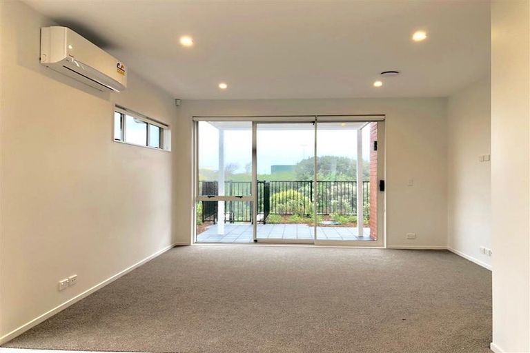 Photo of property in 38 Whimbrel Road, Flat Bush, Auckland, 2019