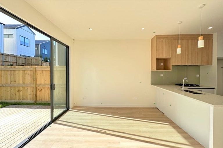 Photo of property in 3 Porowha Road, Westgate, Auckland, 0814