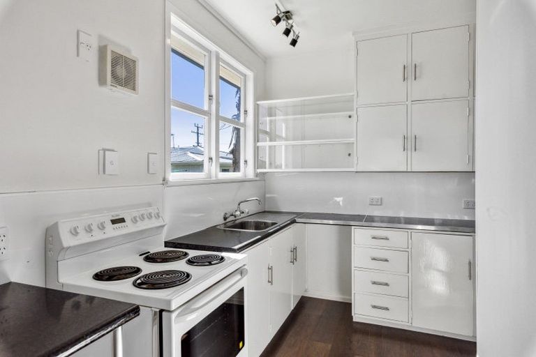 Photo of property in 120 Queen Street West, Levin, 5510