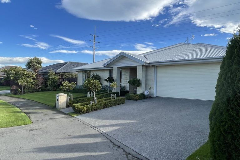 Photo of property in 16a Dunsford Close, Halswell, Christchurch, 8025