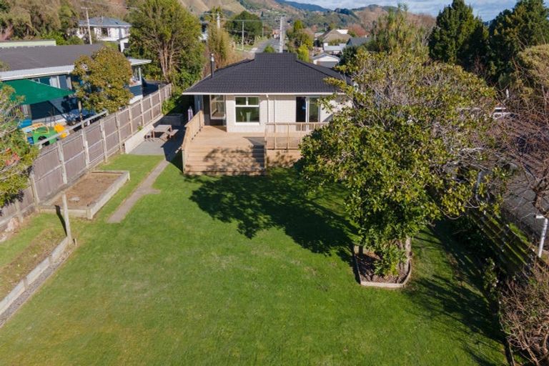 Photo of property in 17 Ruru Street, Waikanae, 5036