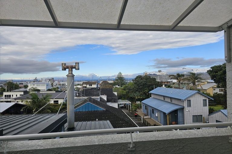 Photo of property in 44 Oceanview Road, Mount Maunganui, 3116