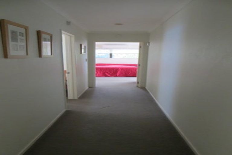 Photo of property in 40 Leafield Crescent, Henderson, Auckland, 0612