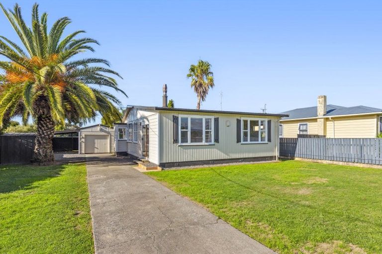 Photo of property in 120 Queen Street West, Levin, 5510