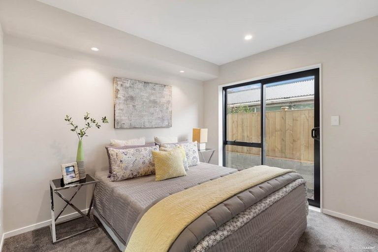 Photo of property in 35 Rutland Road, Stanley Point, Auckland, 0624