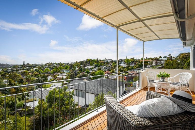 Photo of property in 589f East Coast Road, Browns Bay, Auckland, 0632