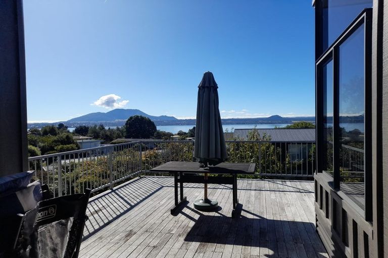 Photo of property in 2/709 Acacia Bay Road, Acacia Bay, Taupo, 3330