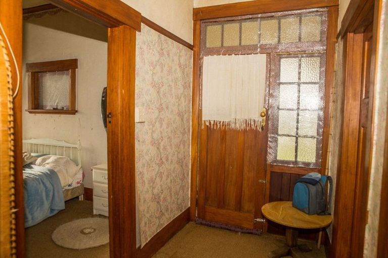 Photo of property in 1 Windsor Street, Dannevirke, 4930