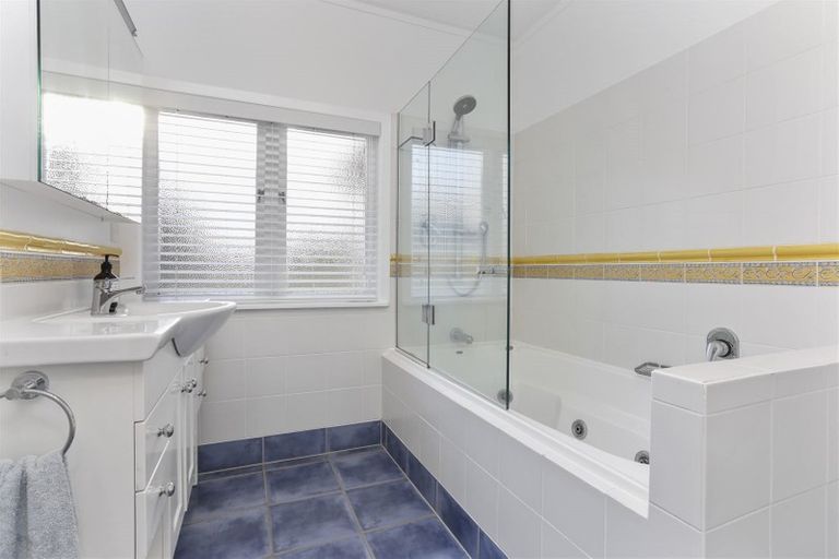 Photo of property in 4/23 Wolsley Avenue, Milford, Auckland, 0620