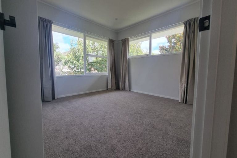 Photo of property in 4 Kerrymaria Place, Hillcrest, Auckland, 0627