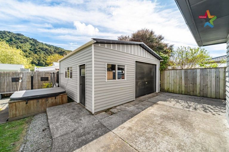 Photo of property in 5 Harvard Grove, Totara Park, Upper Hutt, 5018