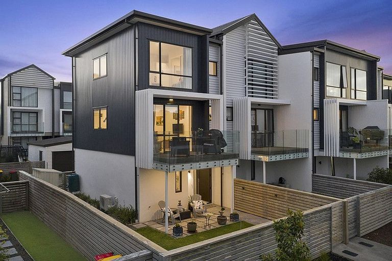 Photo of property in 11 Glenae Lane, Hobsonville, Auckland, 0618