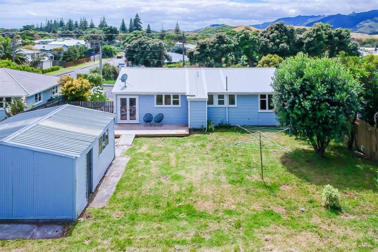 Photo of property in 26 Te Miti Street, Paekakariki, 5034
