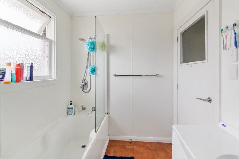 Photo of property in 42 Saint George Street, Watlington, Timaru, 7910