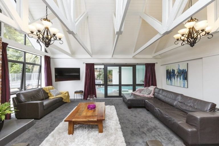 Photo of property in 2 Huata Place, West End, Palmerston North, 4412