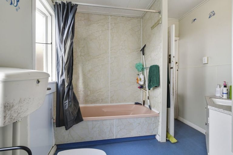 Photo of property in 19 Prendergast Street, South Dunedin, Dunedin, 9012