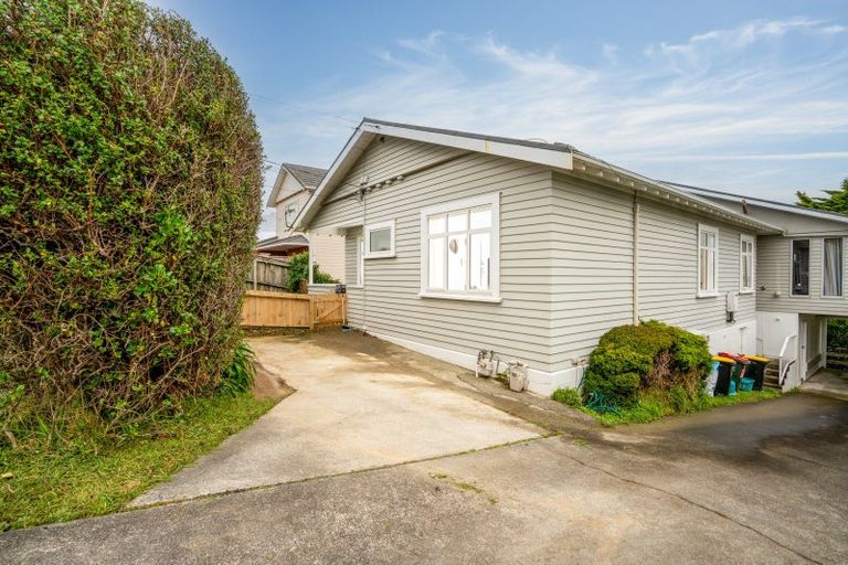 Photo of property in 2/11 Retter Street, Paparangi, Wellington, 6037