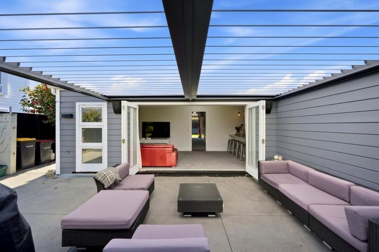 Photo of property in 94 Holly Road, St Albans, Christchurch, 8014