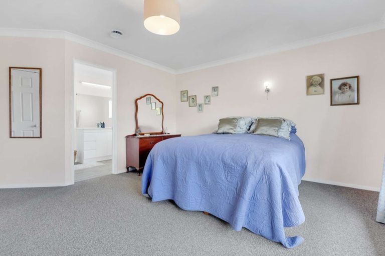 Photo of property in 33 Carter Drive, Pomare, Rotorua, 3015