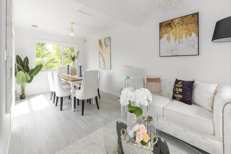 Photo of property in 12 Orinda Close, Botany Downs, Auckland, 2010