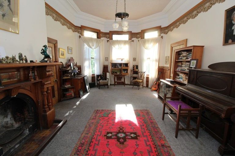 Photo of property in 66 Timaru Road, Waimate, 7924