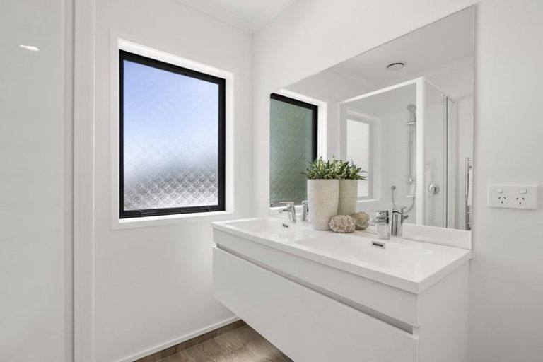 Photo of property in 500d Te Atatu Road, Te Atatu Peninsula, Auckland, 0610