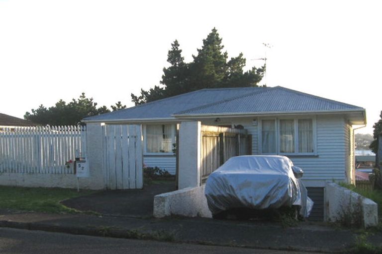 Photo of property in 2/57 Bruce Road, Glenfield, Auckland, 0629