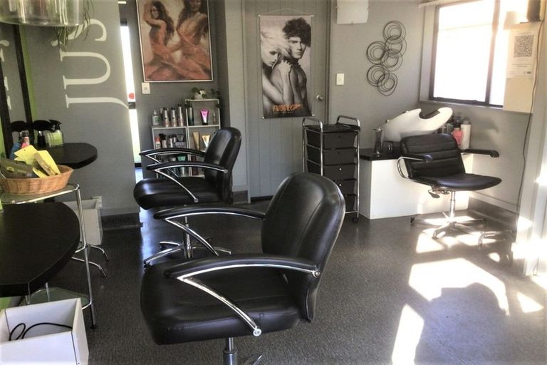 Photo of property in 12 Emery Place, Papamoa Beach, Papamoa, 3118