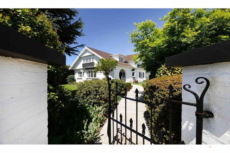 Photo of property in 17 Rhodes Street, Waimate, 7924