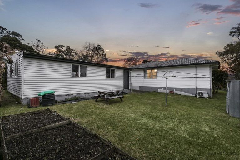 Photo of property in 110 Parrs Cross Road, Sunnyvale, Auckland, 0612