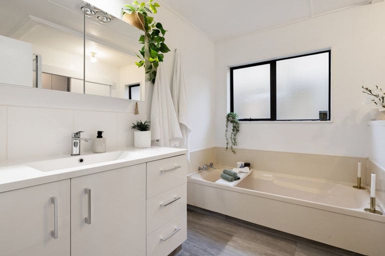 Photo of property in 19b Baverstock Road, Nawton, Hamilton, 3200