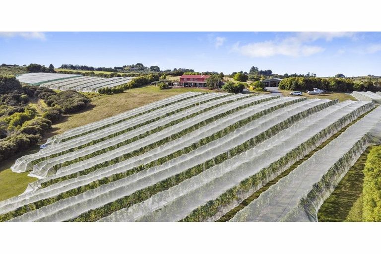 Photo of property in 142 Te Kowhai Point Road, Kerikeri, 0294