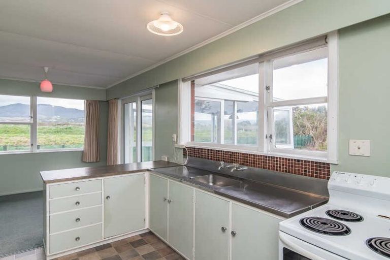 Photo of property in 24 Titoki Road, Raumati Beach, Paraparaumu, 5032