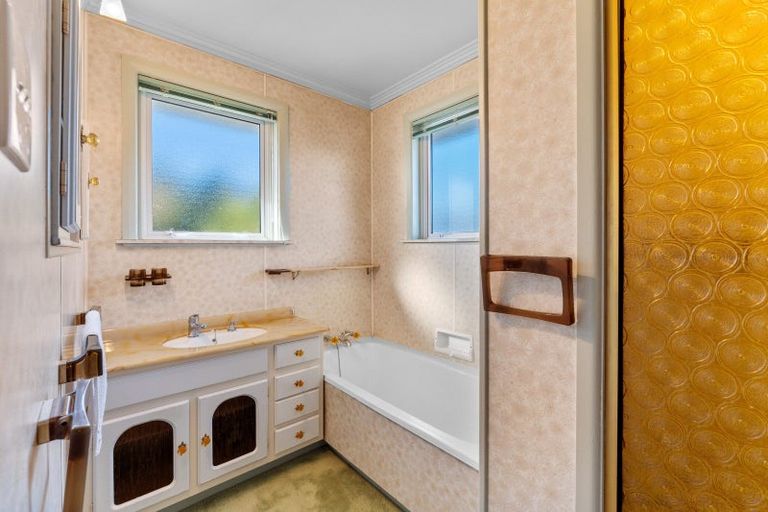 Photo of property in 36 Totara Park Road, Clouston Park, Upper Hutt, 5018