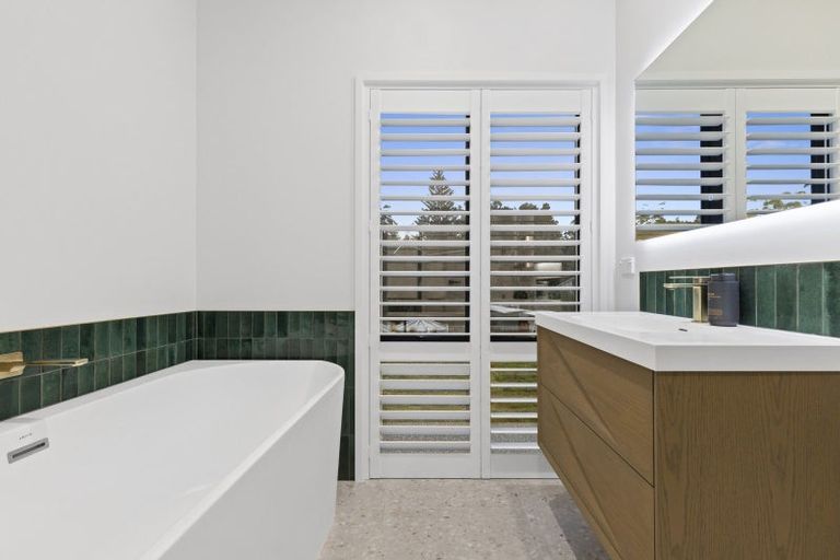 Photo of property in 2 Waiari Way, Kuaotunu West, Whitianga, 3592