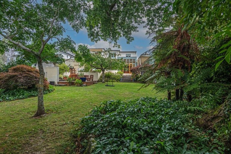 Photo of property in 71 Jickell Street, Hokowhitu, Palmerston North, 4410