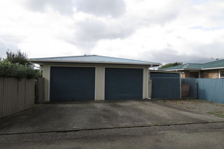 Photo of property in 12 John Street, Levin, 5510