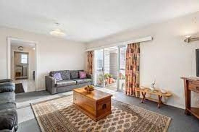 Photo of property in 90 Warspite Avenue, Cannons Creek, Porirua, 5024