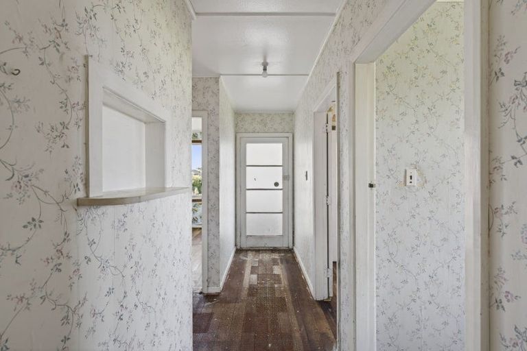 Photo of property in 89 Cracroft Street, Waitara, 4320