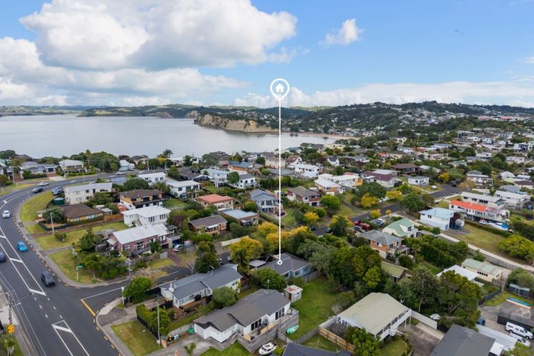 Photo of property in 1 Rakino Avenue, Manly, Whangaparaoa, 0930