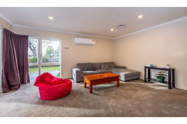 Photo of property in 201 Memorial Avenue, Burnside, Christchurch, 8053