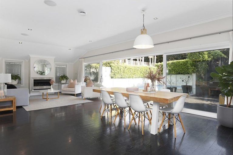 Photo of property in 24 Richmond Avenue, Northcote Point, Auckland, 0627